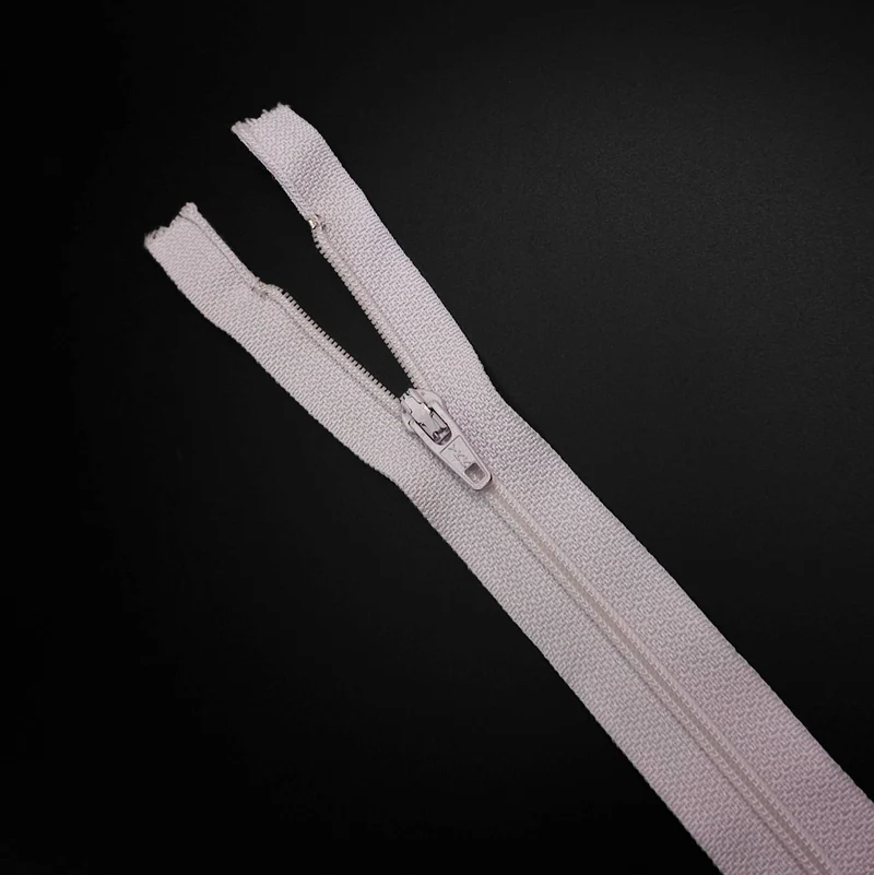 YKK | Fermeture éclair À Bout Fermé | Spirale | Mauve | #2 | 6 3/4'' - 17 cm | SS295 - SS300