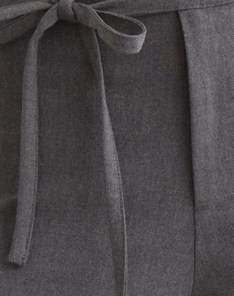 Pantalon Diomira gris avec cravate