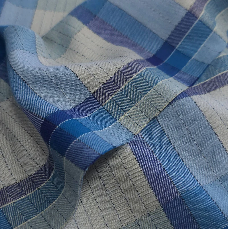 Tissu léger en poly-viscose à carreaux & chevrons | Brume bleue