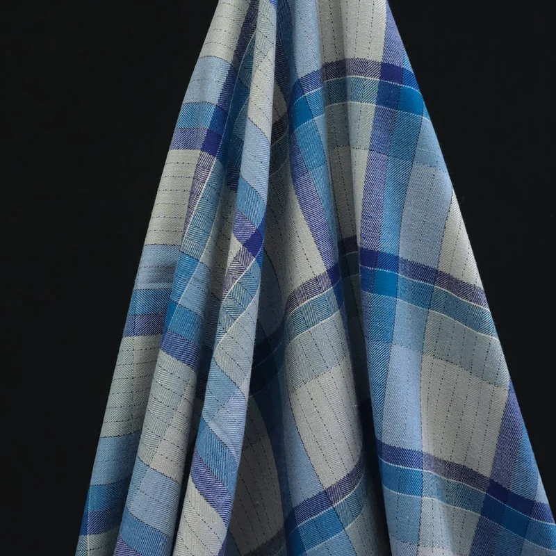 Tissu léger en poly-viscose à carreaux & chevrons | Brume bleue