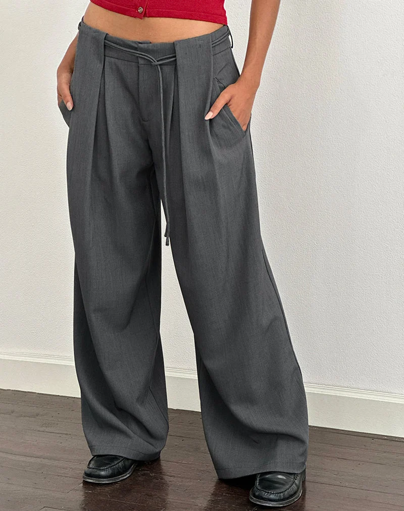 Pantalon Rivela à taille nouée en gris