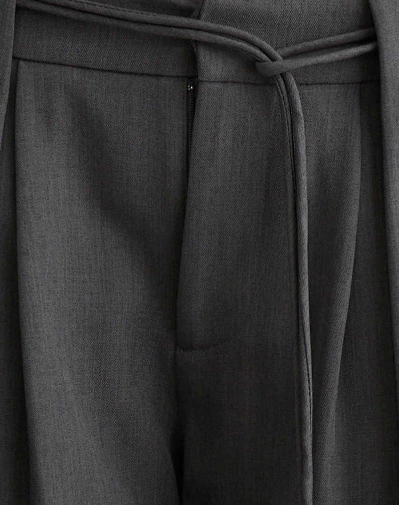 Pantalon Rivela à taille nouée en gris