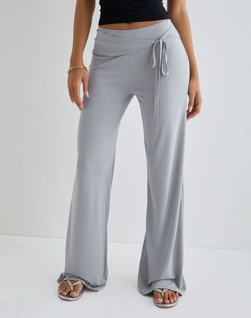 Pantalon Donata en gris avec ceinture