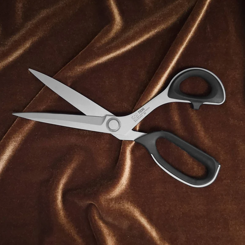 KAI 7230 | Ciseaux de Tailleur | 9″ (22.9cm)