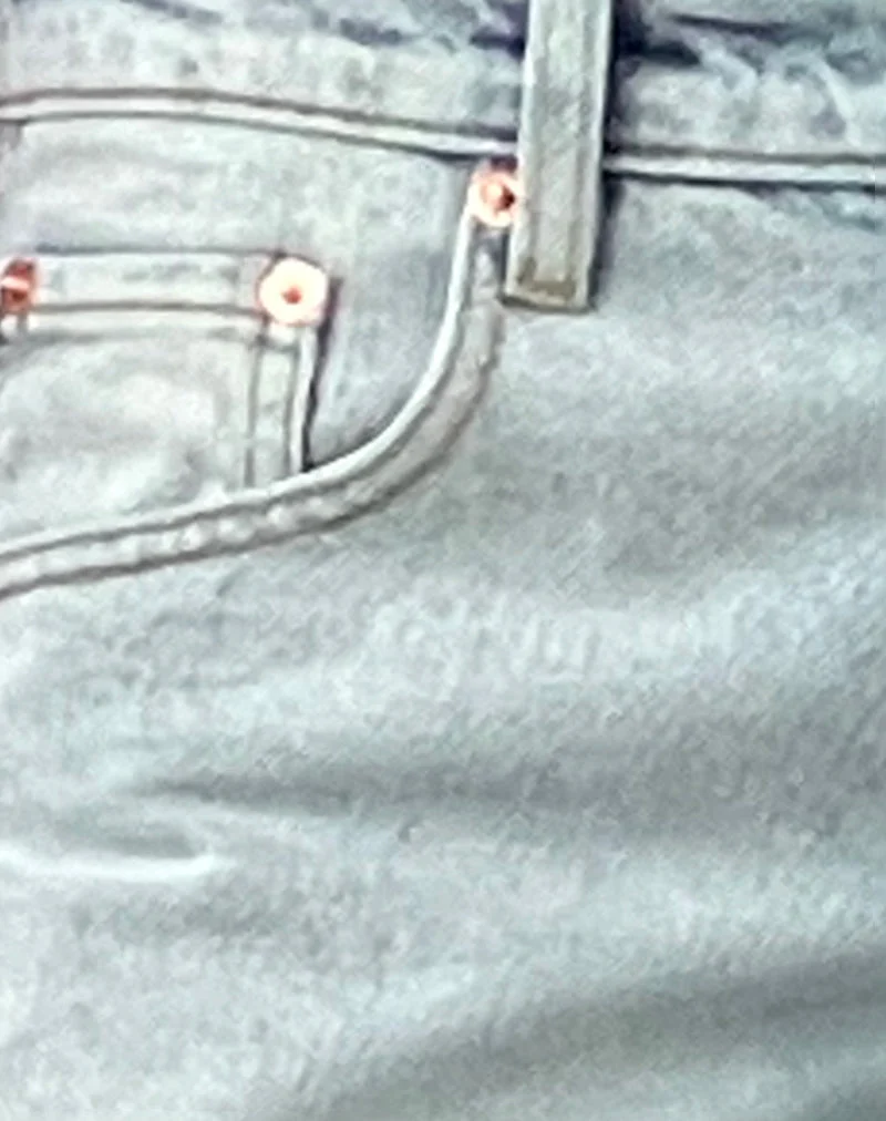 Jean parallèle taille basse, délavage extrême bleu clair