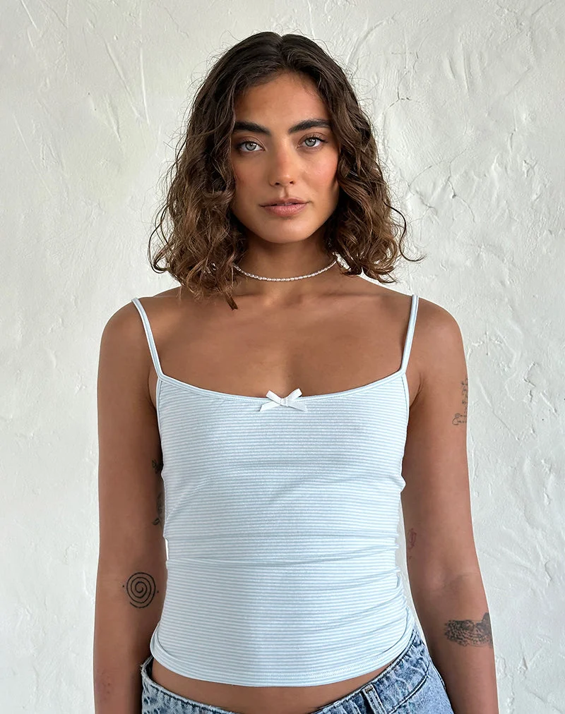 Barlyn Cami Top in Blue and White Stripe (Top Cami Barlyn à rayures bleues et blanches)