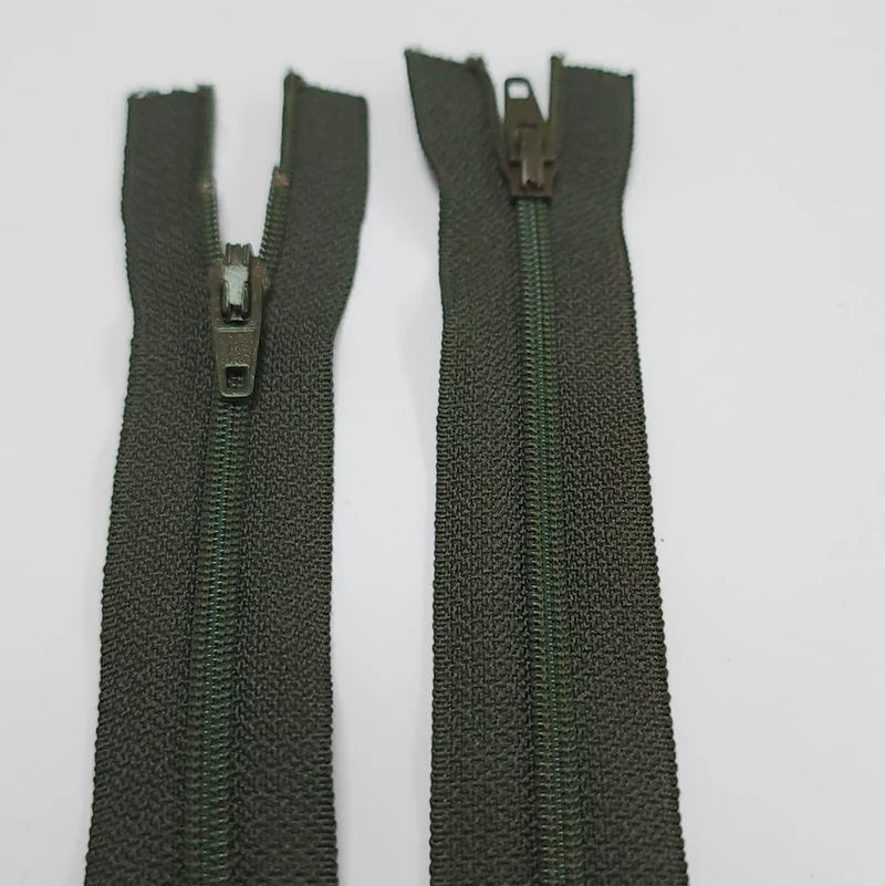 YKK Fermeture éclair spirale à extrémité fermée #3 | 7" / 18cm