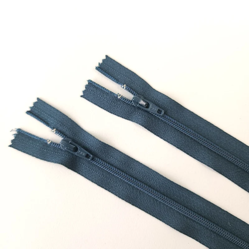 YKK | Fermeture éclair spirale à bout fermé | #3 | 7" / 18 cm
