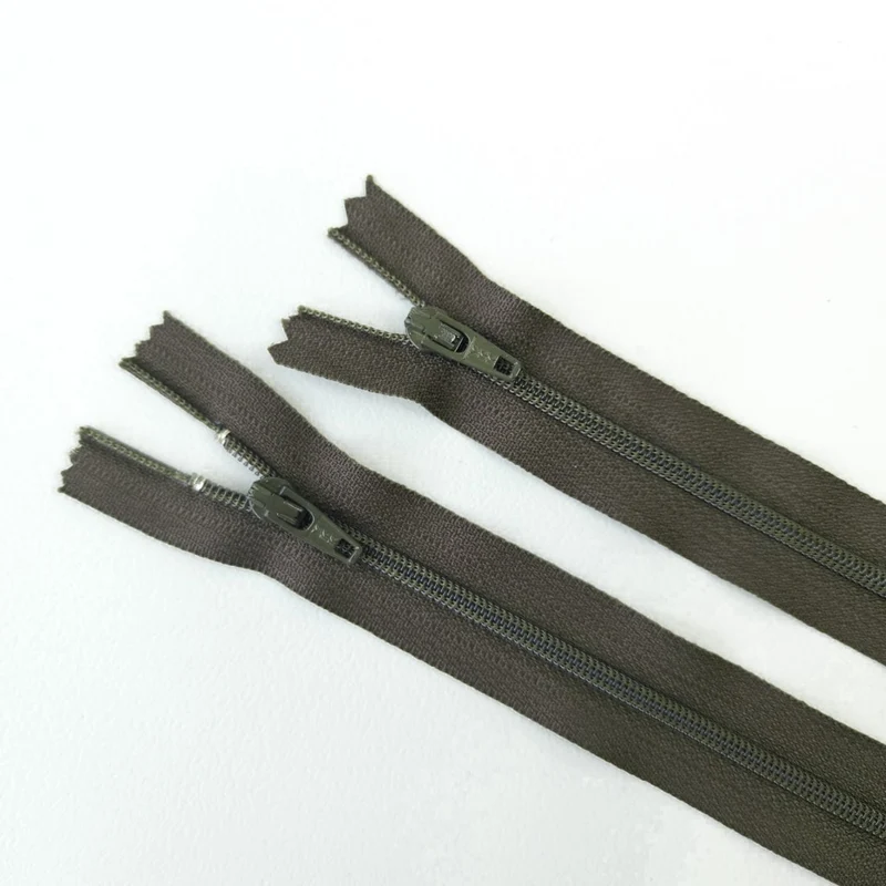 YKK | Fermeture éclair spirale à bout fermé | #3 | 7" / 18 cm