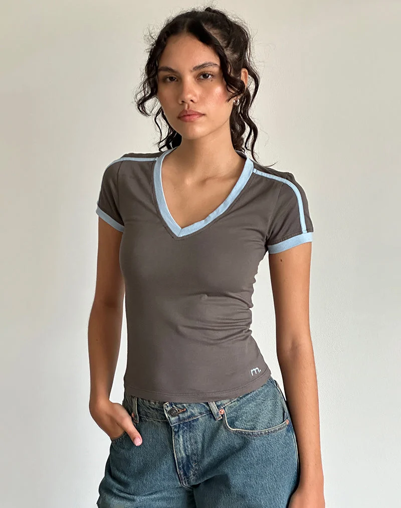 Tee-shirt Izolde Baby en Cloudburst avec reliure Nantucket Blue et broderie M