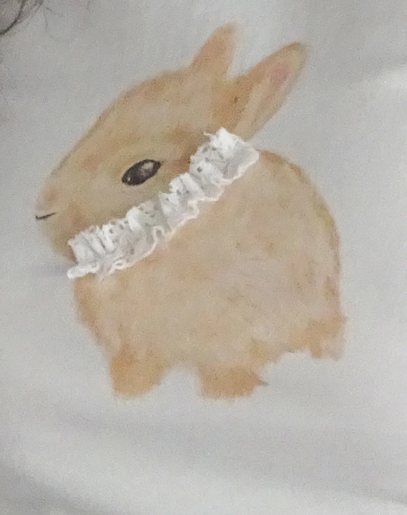 T-shirt Izzy Baby en blanc cassé avec imprimé lapin
