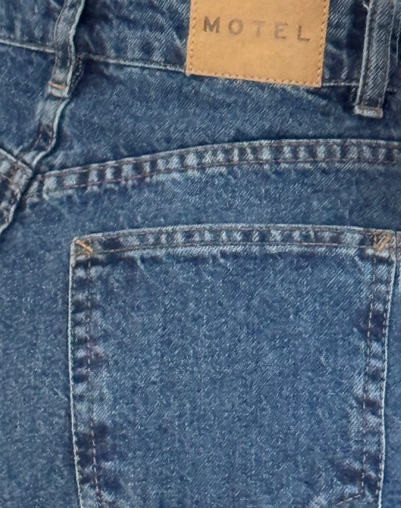 Jeans extra larges et spacieux en bleu moyen usagé