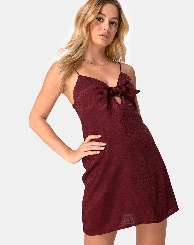 Robe Ronina en satin Cheetah Burgundy