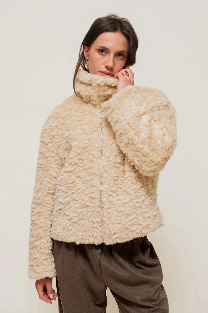 FÉLISSE - Manteau Court en Maille Bouclette