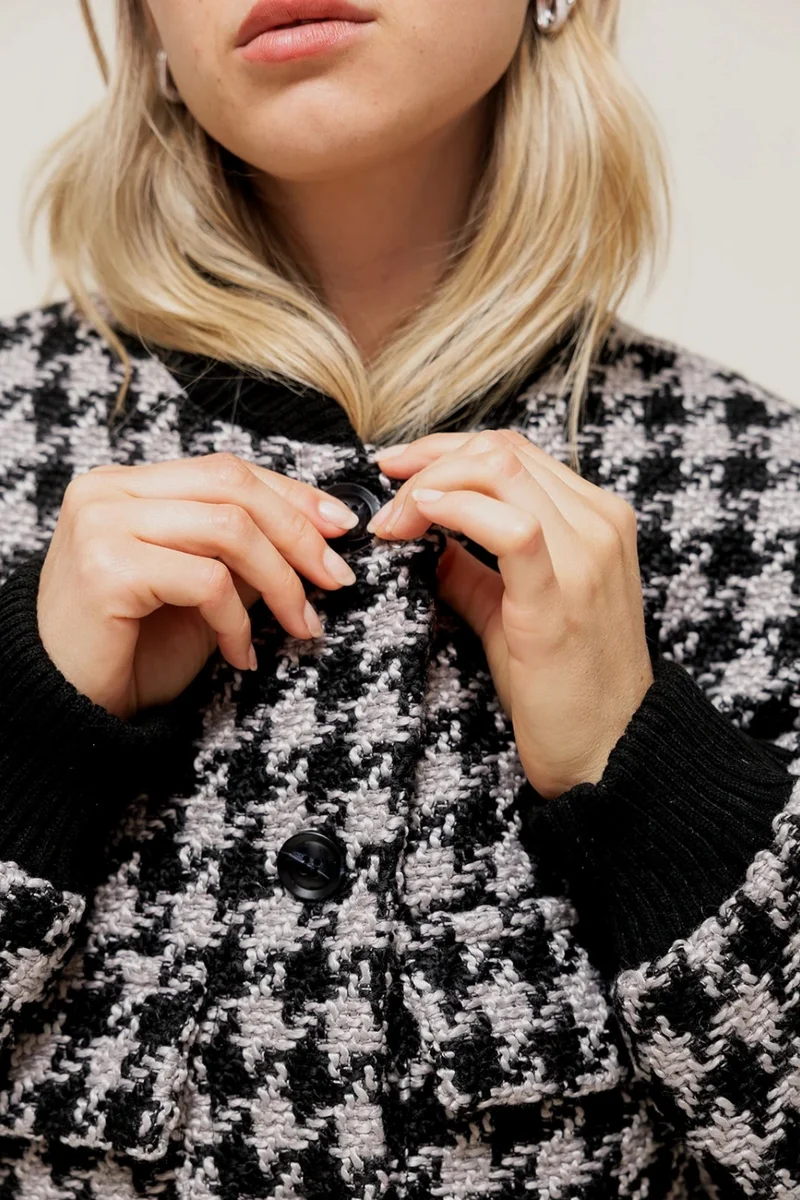 MELORYA - Manteau Court Forme Bomber en Tweed Pied-de-Poule