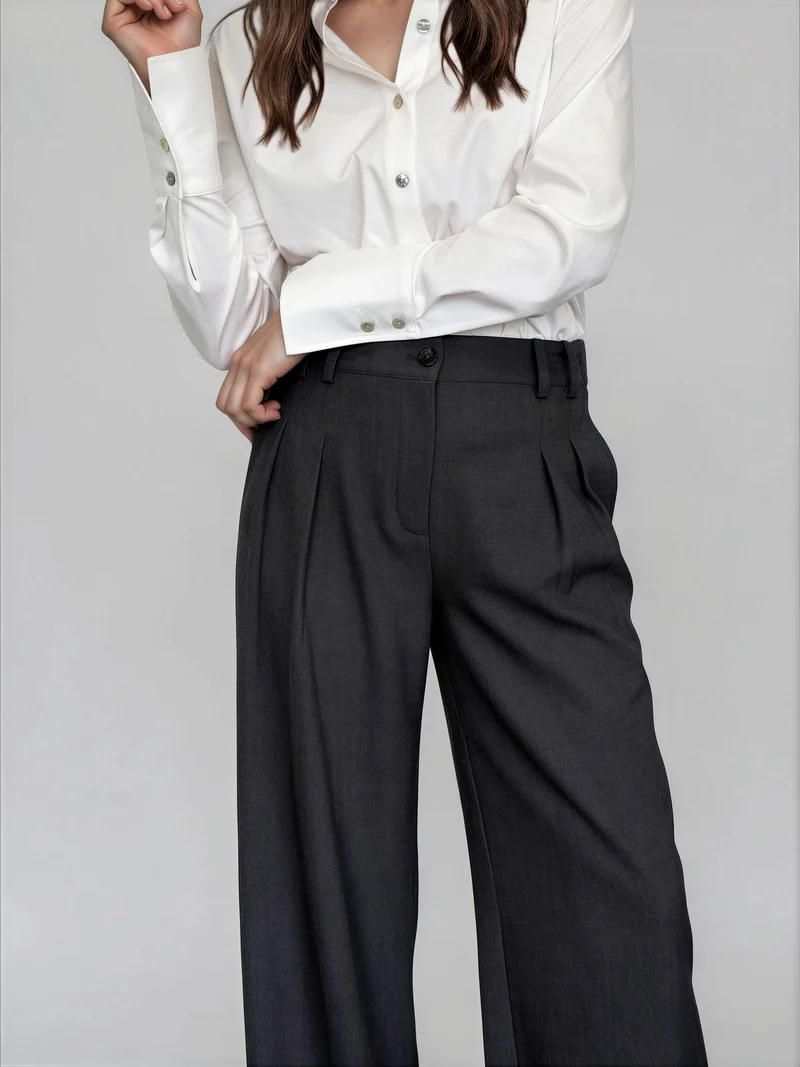 Pantalon tailleur ample à plis Dana