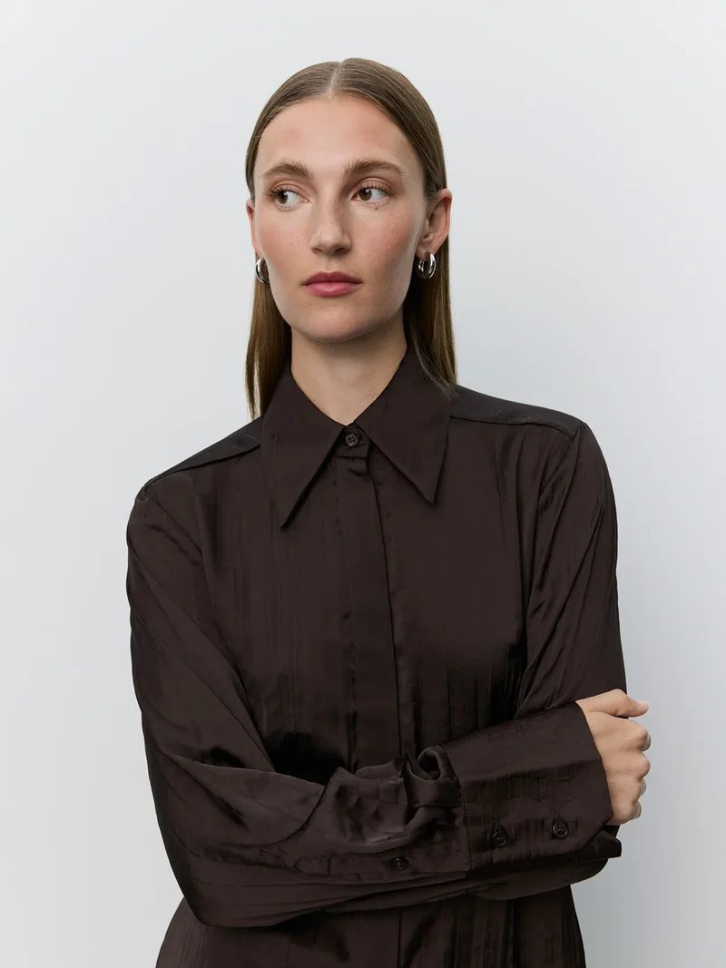 Chemise satinée cintrée Wilda