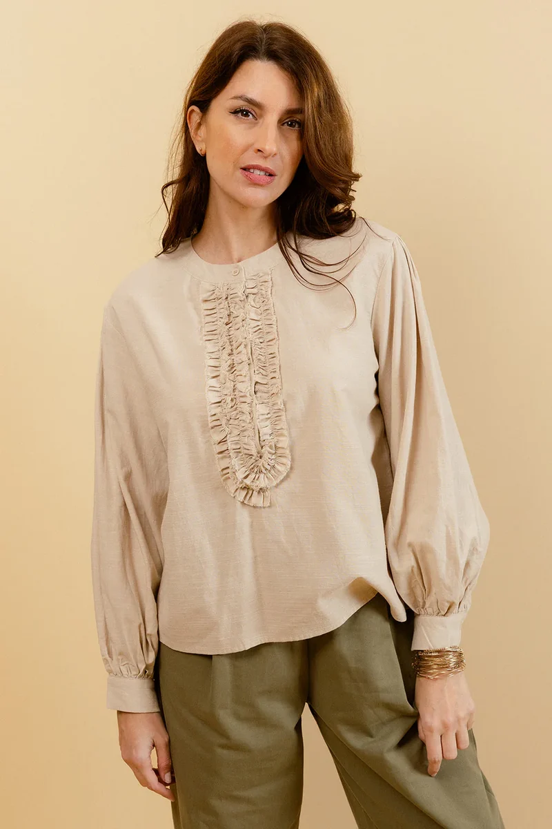 ISOLA - Blouse Unie Beige Femme à Détails Froufrous
