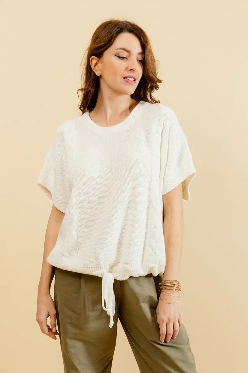 CHRISTINA - Pull Écru à Manches Courtes Femme