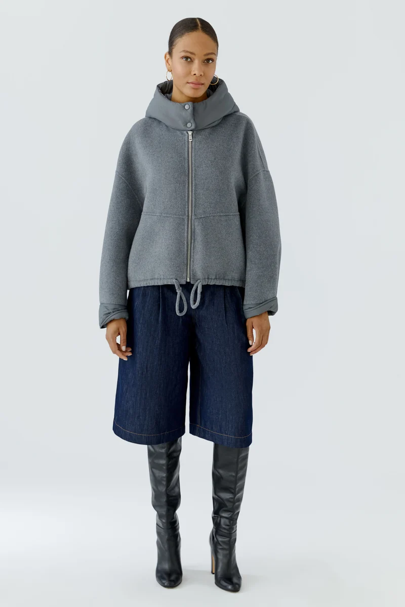 Manteau ample à capuchon matelassé