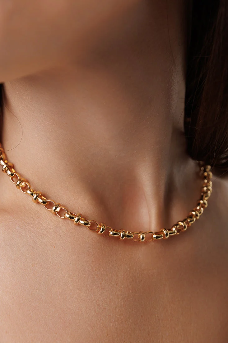Collier de maillons entrelacés dorés