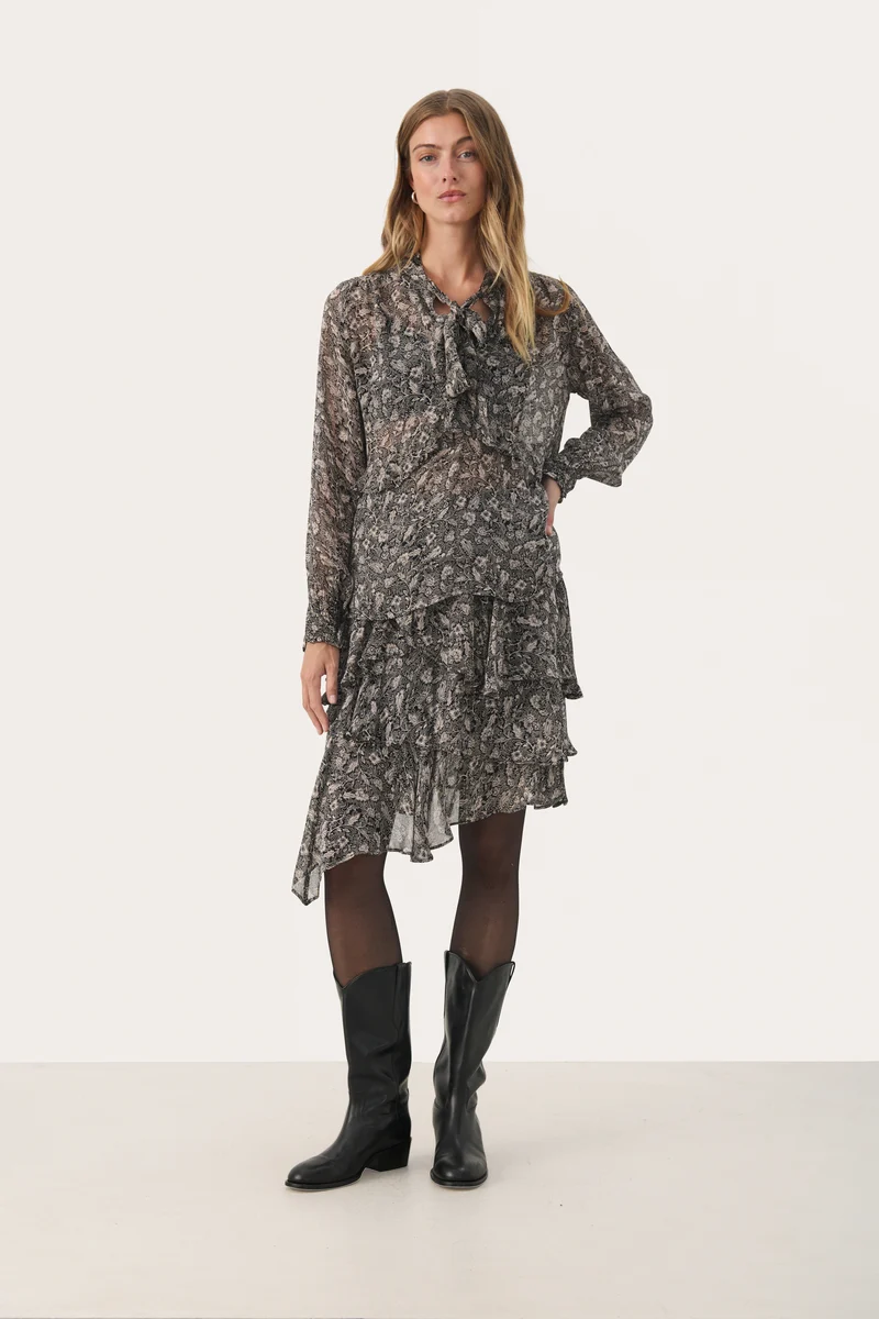 Blouse à col lavallière avec motif feuillage Monika