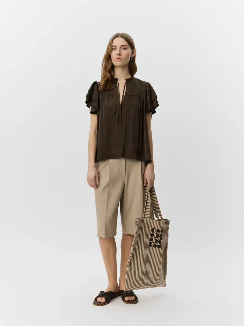 Blouse Lalila féminine à col volanté