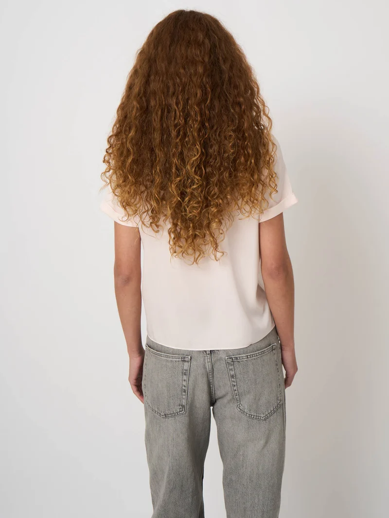 Blouse en satin de soie à col rond