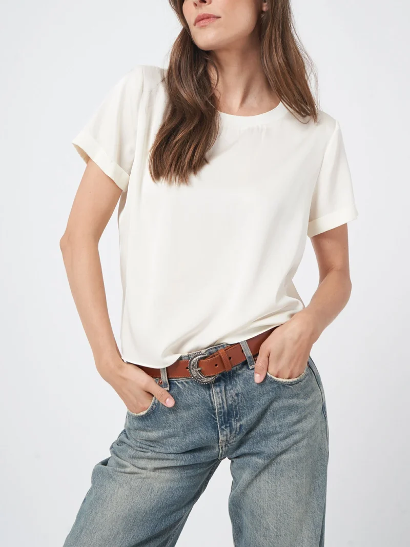 Blouse en satin de soie à col rond