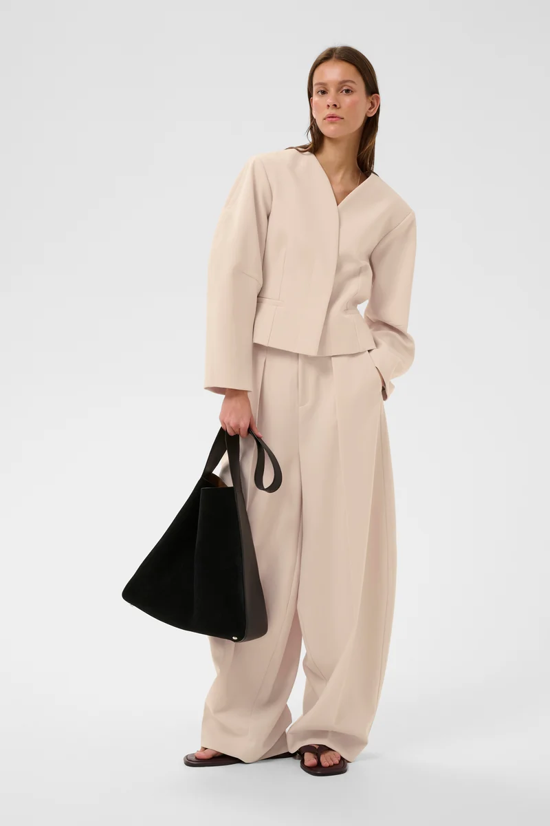Veste courte à manches sculptées Chayce