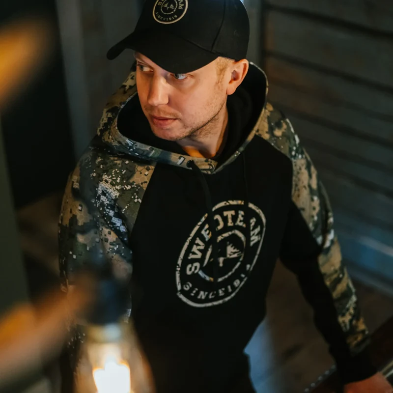Ridge Hoodie Sweater