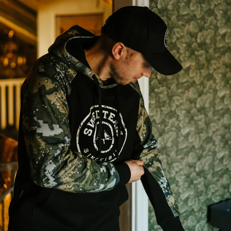 Ridge Hoodie Sweater