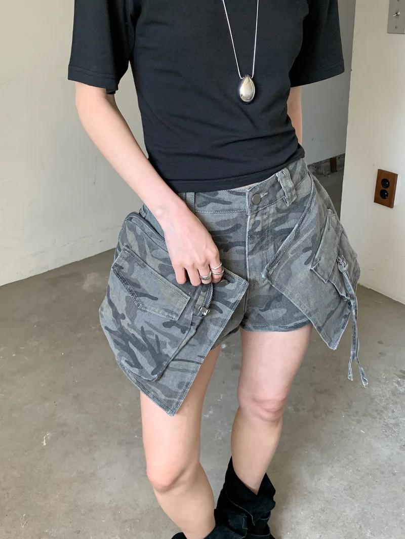 ViveL Camo Denim Skort with Cargo Pockets Pants
