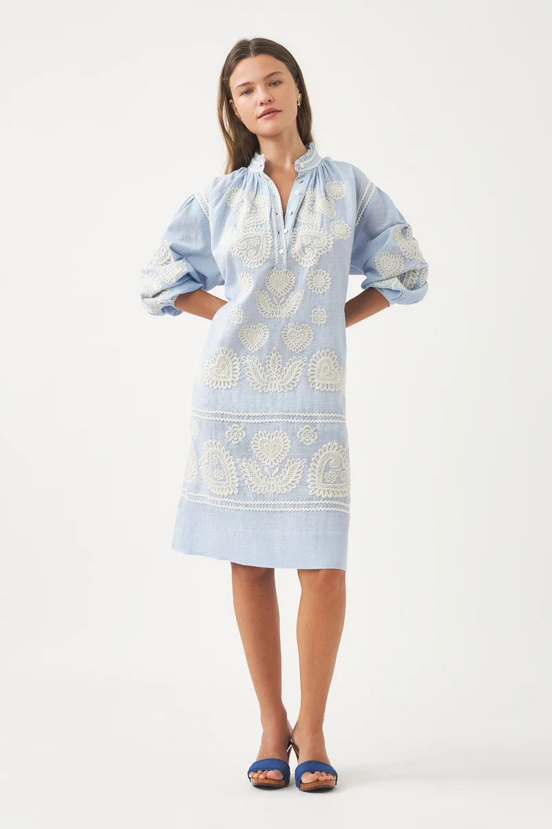 Chemisier avec broderie d'inspiration hongroise Rony