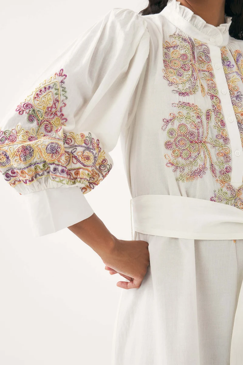 Robe longue brodée à la main Neil