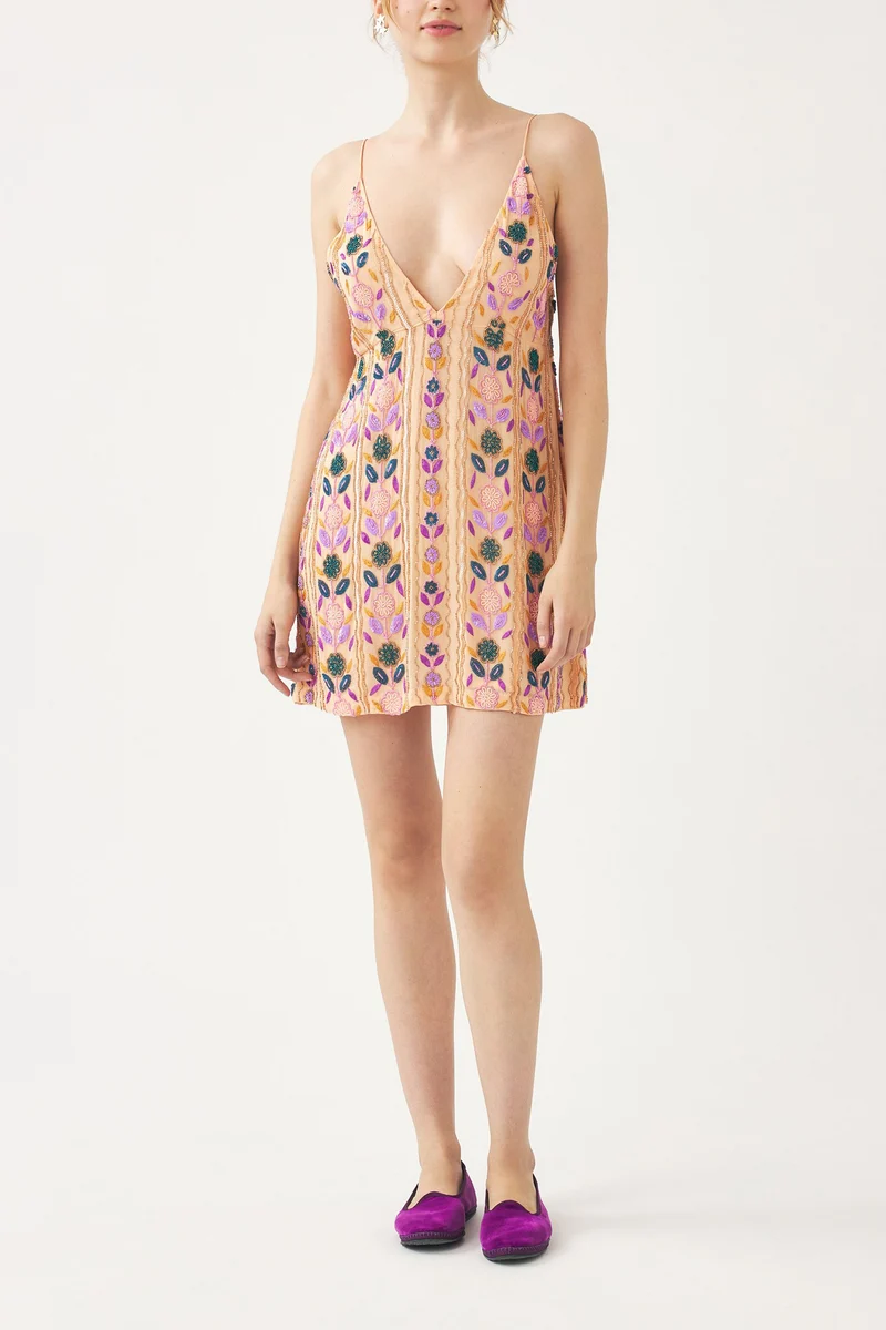 Mini robe brodée à la main Zeniba