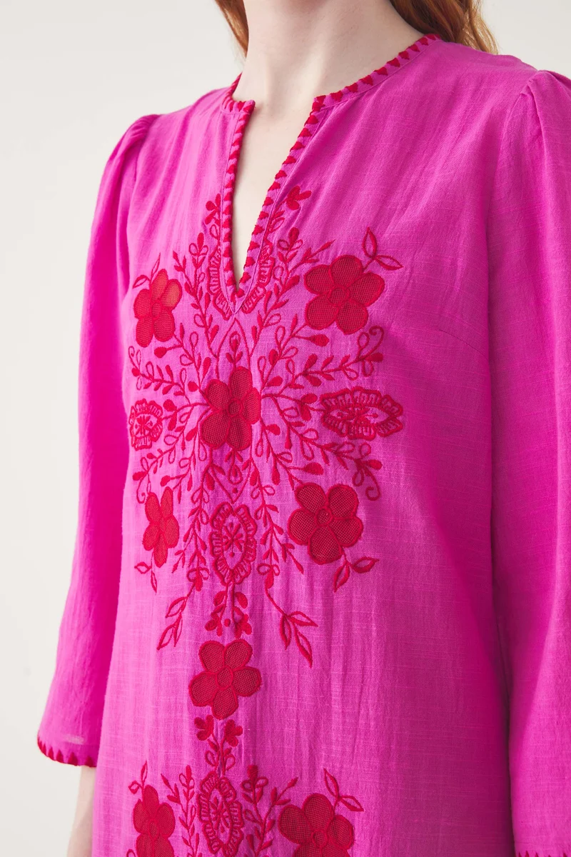 Robe longue brodée Vahani
