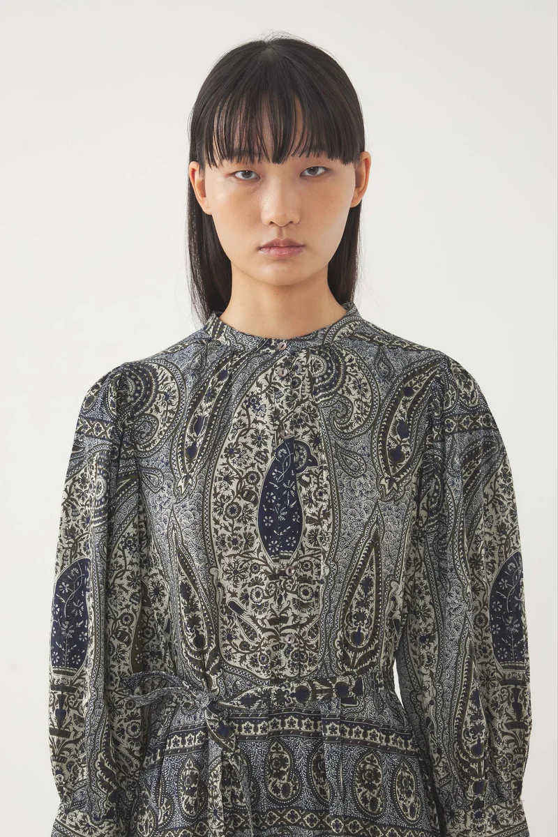 Robe Taya
