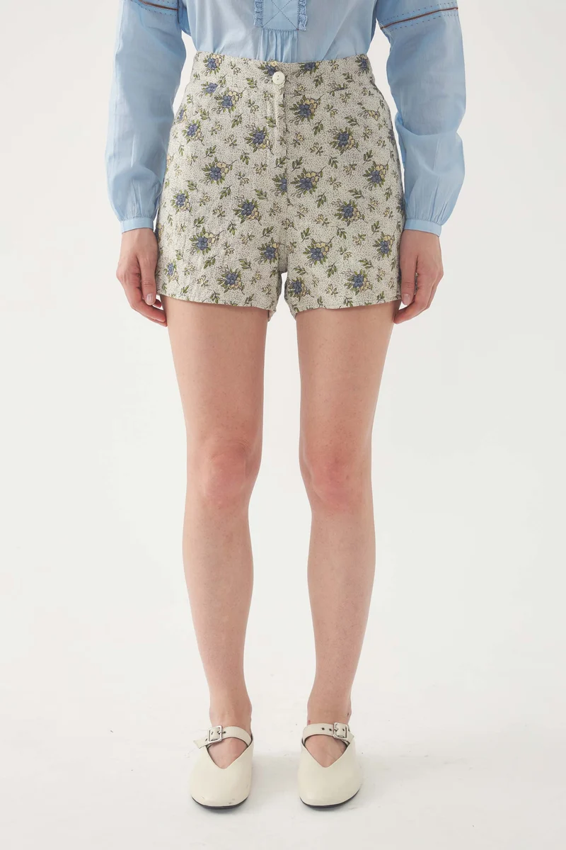 Short Pada