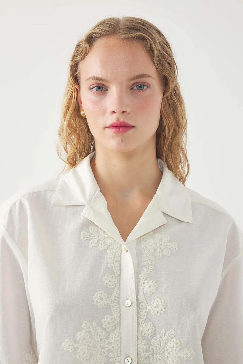 Chemise brodée Adonis
