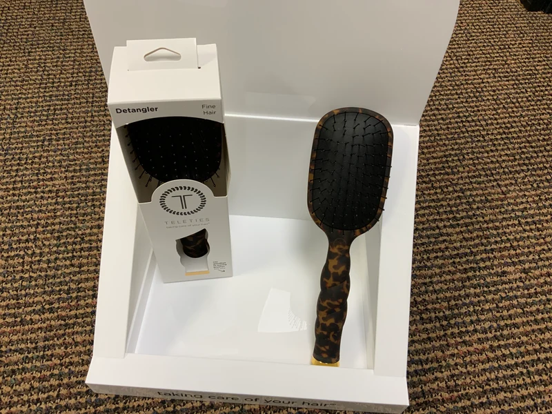 Detangler Teleties hairbrush/ Detangler