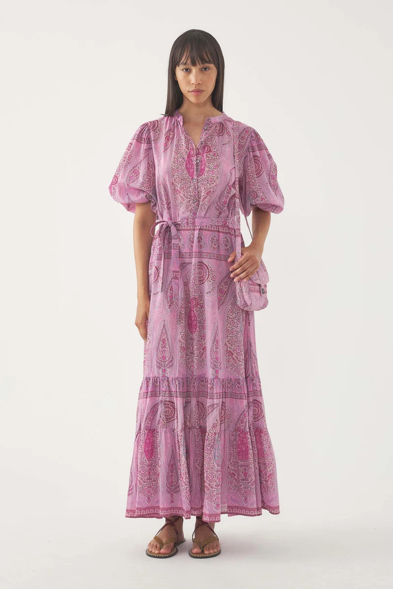 Robe Taya