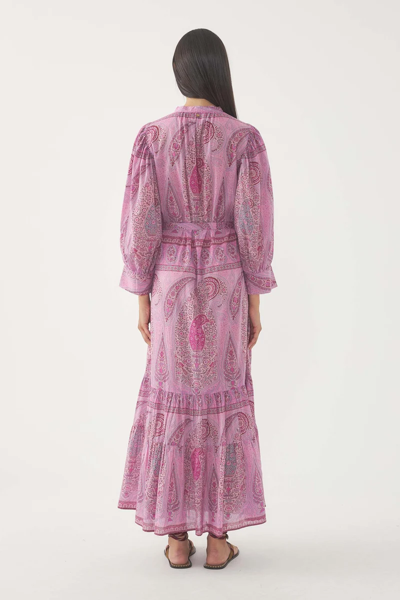 Robe Taya