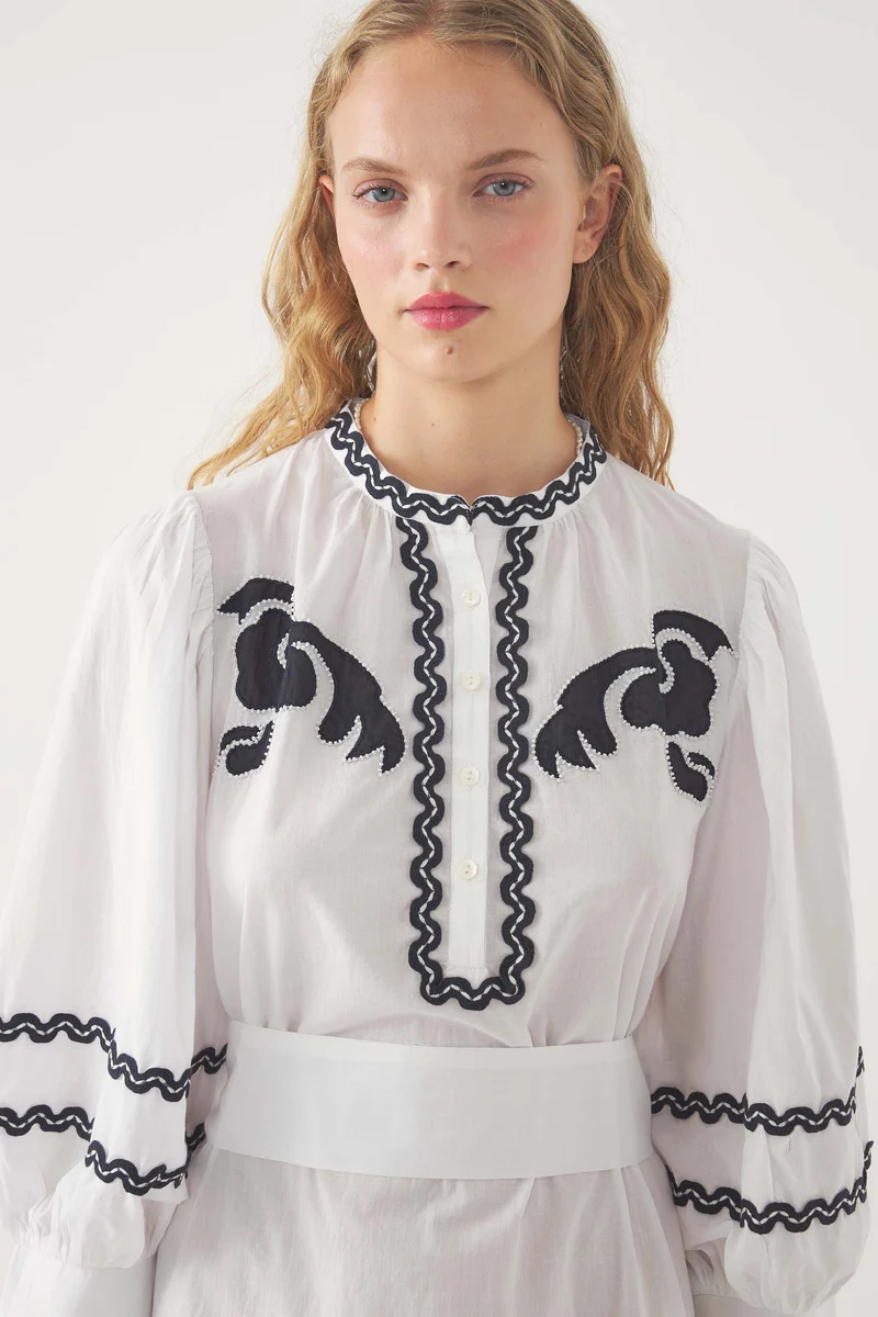 Robe brodée Dali