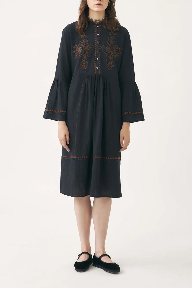 Robe en lin brodée à la main Cindy
