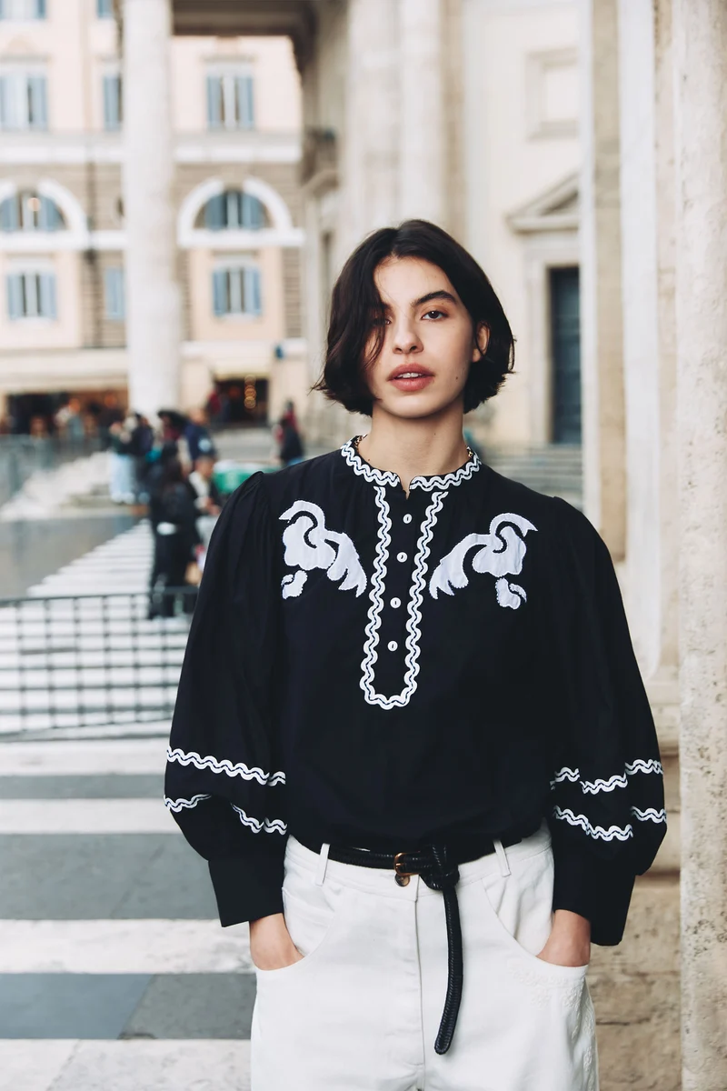 Blouse brodée Dali
