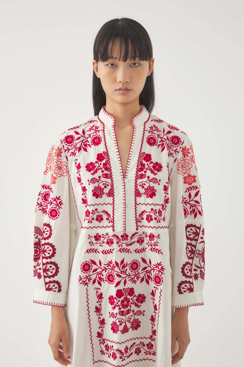 Robe longue brodée Mamie