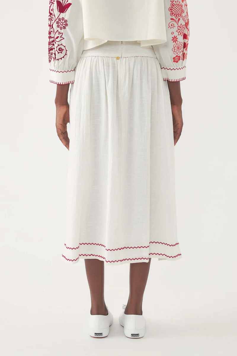 Jupe brodée Mamie