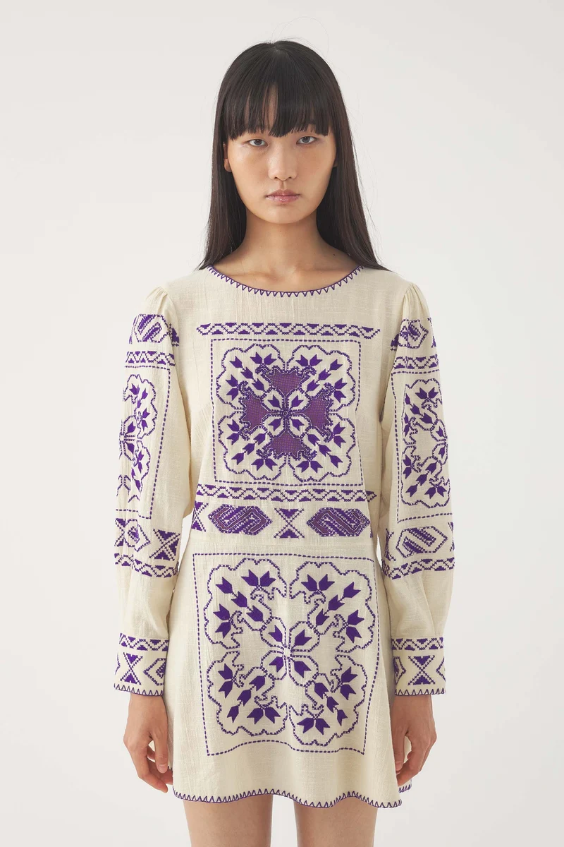 Robe brodée Milos