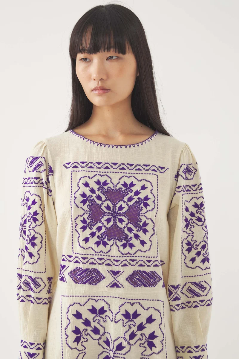 Robe brodée Milos